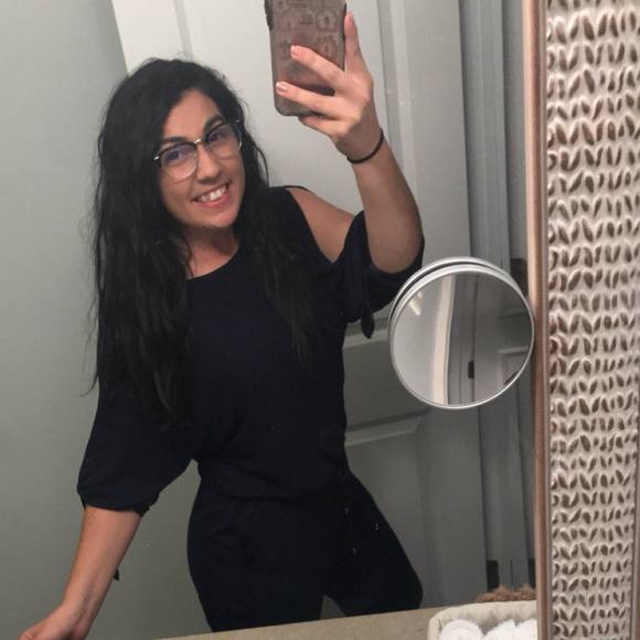 Meet your Posher, Isamy - Picture 1 of 1